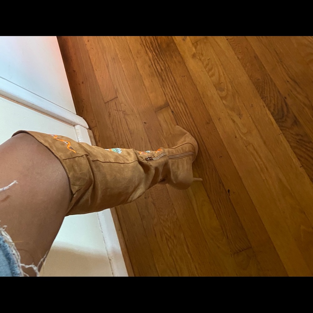 Tan knee high Tribal printed boots - Picture 10 of 10